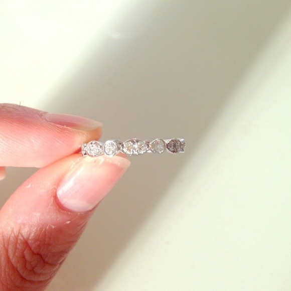 Tiffany and co platinum band - Picture 3 of 5